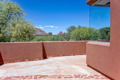 Peaceful Secluded Vacation Rental with Pizza Oven and Stunning Views in Village of Oak Creek, Arizona - Village of Oak Creek, Arizona - glamping.directory