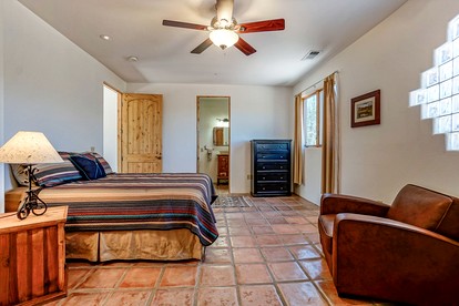 Peaceful Secluded Vacation Rental with Pizza Oven and Stunning Views in Village of Oak Creek, Arizona - Village of Oak Creek, Arizona - glamping.directory