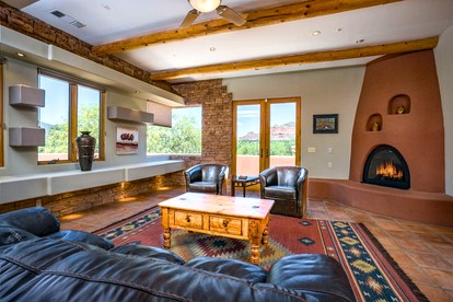 Peaceful Secluded Vacation Rental with Pizza Oven and Stunning Views in Village of Oak Creek, Arizona - Village of Oak Creek, Arizona - glamping.directory