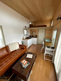 Cozy Retreat: Glamping Getaway in a Tiny House near the Grand Canyon, AZ - Williams, Arizona - glamping.directory