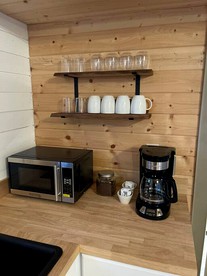 Cozy Retreat: Glamping Getaway in a Tiny House near the Grand Canyon, AZ - Williams, Arizona - glamping.directory
