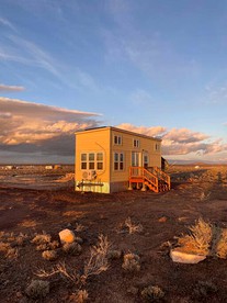 Cozy Retreat: Glamping Getaway in a Tiny House near the Grand Canyon, AZ - Williams, Arizona - glamping.directory
