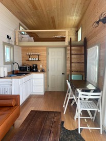 Cozy Retreat: Glamping Getaway in a Tiny House near the Grand Canyon, AZ - Williams, Arizona - glamping.directory