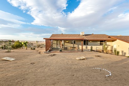 Secluded Vacation Rental with Gorgeous Desert Views in Joshua Tree, California - glamping.directory