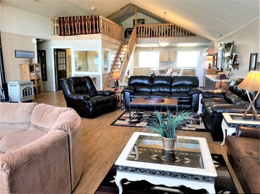 Inviting Log Cabin Rental Perfect for a Family Getaway in Center, Colorado - Center, Colorado - glamping.directory