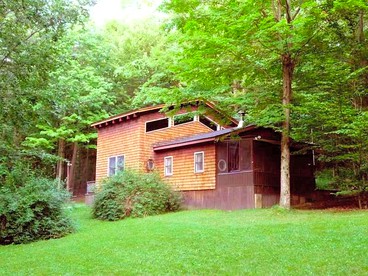 Cozy Vacation Cabin near Allegheny State Forest, Pennsylvania - glamping.directory