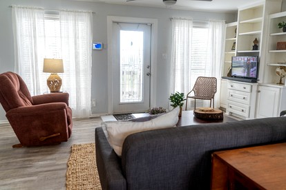 Beachfront Cottage with Gorgeous Sights in Dauphin Island, Alabama - Dauphin Island, Alabama - glamping.directory