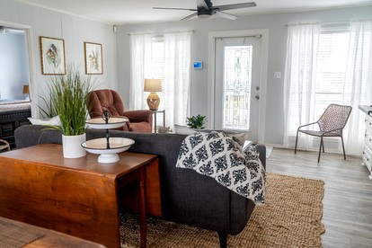 Beachfront Cottage with Gorgeous Sights in Dauphin Island, Alabama - Dauphin Island, Alabama - glamping.directory