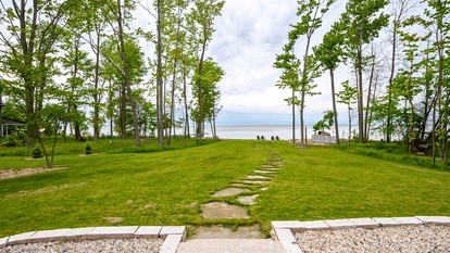 Lakefront Paradise: Hot Tub, Kayaks & Family Fun in Wisconsin - Brussels, Wisconsin - glamping.directory