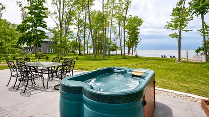 Lakefront Paradise: Hot Tub, Kayaks & Family Fun in Wisconsin - Brussels, Wisconsin - glamping.directory