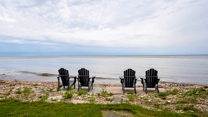 Lakefront Paradise: Hot Tub, Kayaks & Family Fun in Wisconsin - Brussels, Wisconsin - glamping.directory