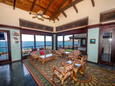 Luxury Villa Rental with Stunning Ocean Views in Kealakekua Bay, Hawaii - Honaunau, Hawaii - glamping.directory
