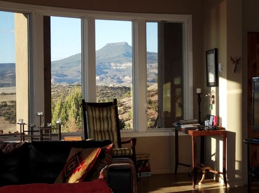 Gorgeous Casita with 360-Degree Views of Abiquiu Lake and Ghost Ranch near Santa Fe, New Mexico - Abiquiu, New Mexico - glamping.directory