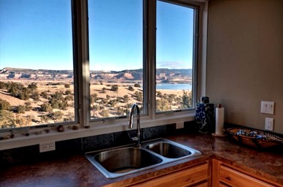Gorgeous Casita with 360-Degree Views of Abiquiu Lake and Ghost Ranch near Santa Fe, New Mexico - Abiquiu, New Mexico - glamping.directory