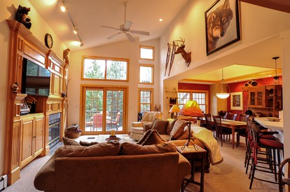 Charming Breckenridge Cabin Retreat near Cucumber Gulch Nature Preserve - Breckenridge, Colorado - glamping.directory