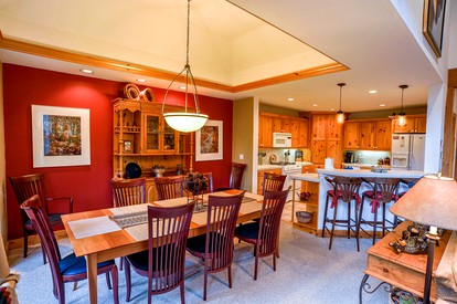Charming Breckenridge Cabin Retreat near Cucumber Gulch Nature Preserve - Breckenridge, Colorado - glamping.directory