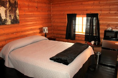 Lovely Cabin Getaway for Four on Beautiful Ranch in Cody, Wyoming - Cody, Wyoming - glamping.directory