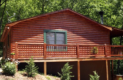 Secluded Cabin Rental with Hot Tub Overlooking Stunning Forest in Blue Ridge, Georgia - glamping.directory