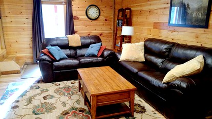 Secluded Cabin Rental with Hot Tub Overlooking Stunning Forest in Blue Ridge, Georgia - Blue Ridge, Georgia - glamping.directory