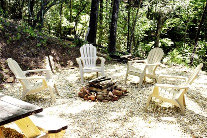 Secluded Cabin Rental with Hot Tub Overlooking Stunning Forest in Blue Ridge, Georgia - Blue Ridge, Georgia - glamping.directory