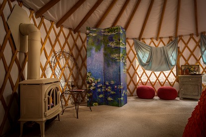 Elegant Yurt Tucked Beneath Oak Trees on Southern California Ranch - Cayucos, California - glamping.directory