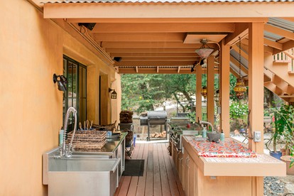 Elegant Yurt Tucked Beneath Oak Trees on Southern California Ranch - Cayucos, California - glamping.directory