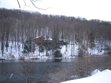 Beautiful Cabin with Hot Tub Surrounded by Trees in Confluence, Pennsylvania - Confluence, Pennsylvania - glamping.directory