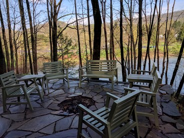 Beautiful Cabin with Hot Tub Surrounded by Trees in Confluence, Pennsylvania - Confluence, Pennsylvania - glamping.directory