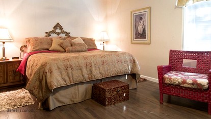 Lovely Cottage Rental with Waterfall on San Gabriel River near Austin, Texas - Georgetown, Texas - glamping.directory