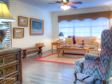 Lovely Cottage Rental with Waterfall on San Gabriel River near Austin, Texas - Georgetown, Texas - glamping.directory