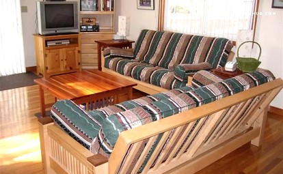 Pet-Friendly Serene Martha’s Vineyard Cottage with Skylights in Edgartown, Massachusetts - Edgartown, Massachusetts - glamping.directory