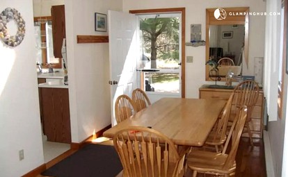 Pet-Friendly Serene Martha’s Vineyard Cottage with Skylights in Edgartown, Massachusetts - Edgartown, Massachusetts - glamping.directory