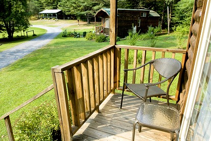 Deluxe Vacation Cabin Rentals in the Adirondacks near Saratoga Springs, New York - Corinth, New York - glamping.directory