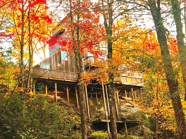 Five-Story Vacation Rental near Stowe Mountain and Smugglers' Notch Ski Resorts, Vermont - Johnson, Vermont - glamping.directory