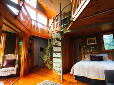 Five-Story Vacation Rental near Stowe Mountain and Smugglers' Notch Ski Resorts, Vermont - Johnson, Vermont - glamping.directory