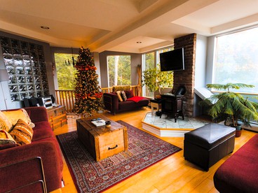 Five-Story Vacation Rental near Stowe Mountain and Smugglers' Notch Ski Resorts, Vermont - Johnson, Vermont - glamping.directory