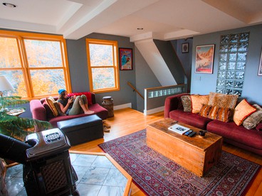Five-Story Vacation Rental near Stowe Mountain and Smugglers' Notch Ski Resorts, Vermont - Johnson, Vermont - glamping.directory