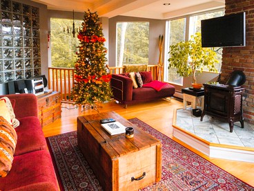 Five-Story Vacation Rental near Stowe Mountain and Smugglers' Notch Ski Resorts, Vermont - Johnson, Vermont - glamping.directory