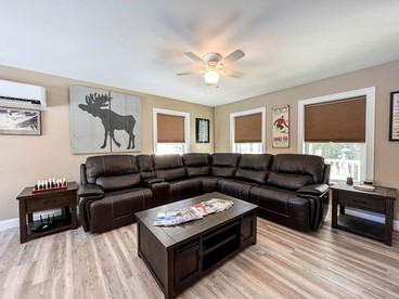 Spacious Modern Cottage with Fire Pit in Bridgton, Maine - Bridgton, Maine - glamping.directory