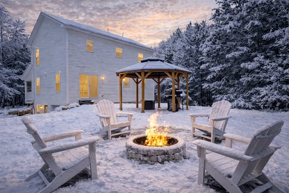 Spacious Modern Cottage with Fire Pit in Bridgton, Maine - Bridgton, Maine - glamping.directory