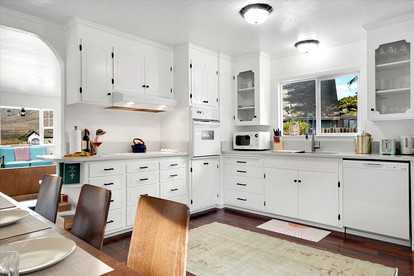 Rustic Beach Rental with Jacuzzi in Bodega Bay, Perfect for a Romantic Weekend Getaway - Bodega Bay, California - glamping.directory