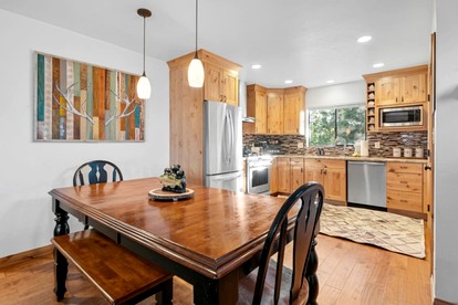 Family Mountain Cabin with Hot-Tub, Equipped Deck and Foosball Table in California - Big Bear, California - glamping.directory
