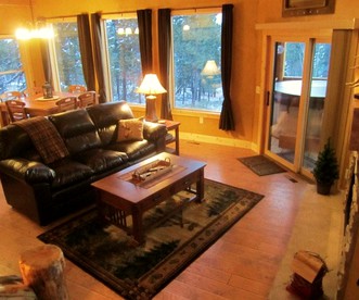 Family-Friendly Luxury Cabin Rental in the Black Hills, South Dakota - Lead, South Dakota - glamping.directory