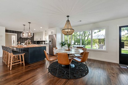 Luxurious Cottage with Lovely Outdoor Living Area in Texas - College Station, Texas - glamping.directory