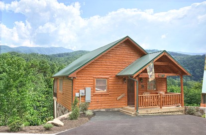 Beautiful Cabin Rental for a Romantic Getaway near the Great Smokies, TN - glamping.directory