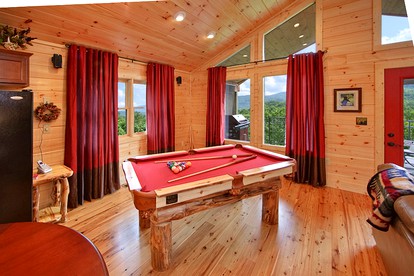 Beautiful Cabin Rental for a Romantic Getaway near the Great Smokies, TN - Gatlinburg, Tennessee - glamping.directory