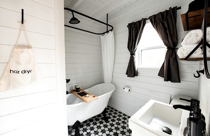 Hygge Hollow Cabin on Fightingtown Creek in Blue Ridge, GA - Blue Ridge, Georgia - glamping.directory