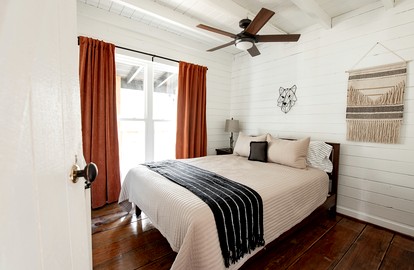 Hygge Hollow Cabin on Fightingtown Creek in Blue Ridge, GA - Blue Ridge, Georgia - glamping.directory