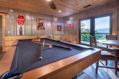 Luxury Lakeview Cabin with Theatre & Game Room near Fontana Lake, Bryson City NC - Bryson City, North Carolina - glamping.directory