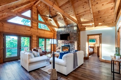 Luxury Lakeview Cabin with Theatre & Game Room near Fontana Lake, Bryson City NC - Bryson City, North Carolina - glamping.directory